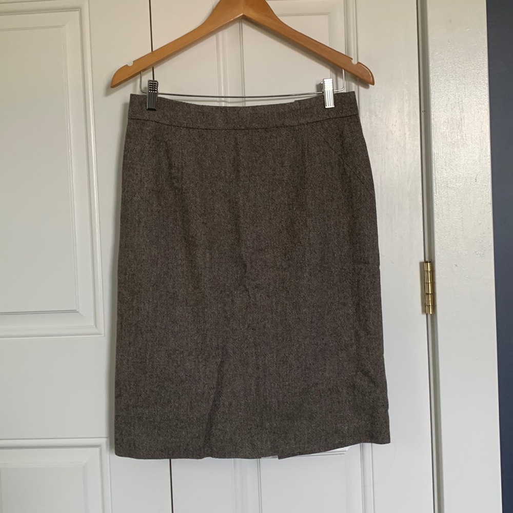 Ann Taylor Brown zip up skirt